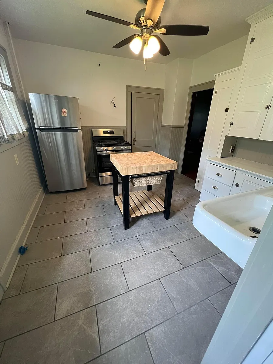 Building Photo - 2436 Dimmick Ave #1