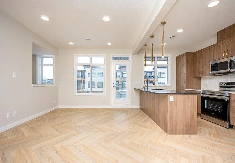 562 Seton Cir SE #305 — Photo 4