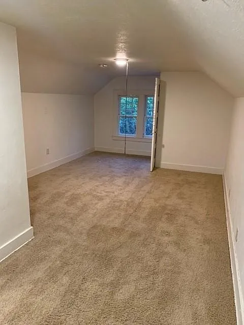 5807 SE Firwood St — Photo 3