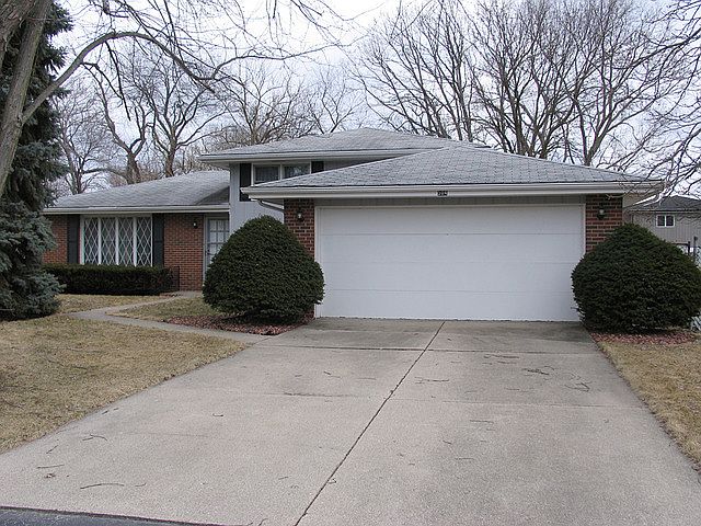 1st image of 504 Parkshore Dr