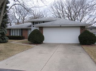 504 Parkshore Dr, Shorewood, IL 60404