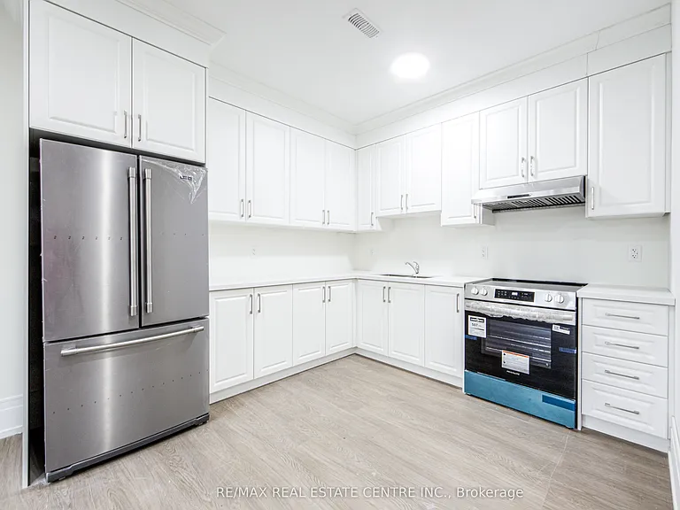 143 Balsam Dr — Photo 8