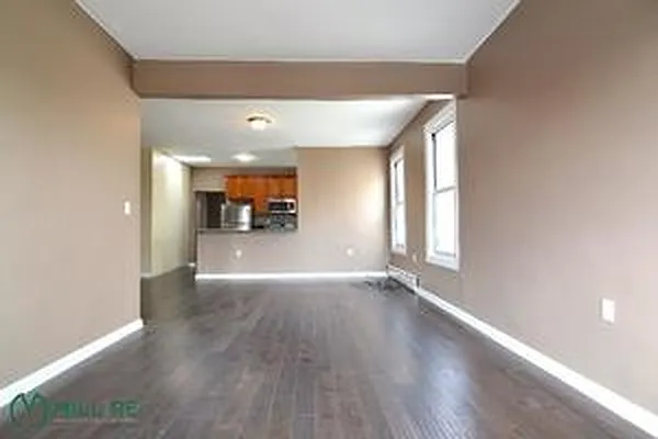 Rented by Helen Tsialokostas, LREB | media 17