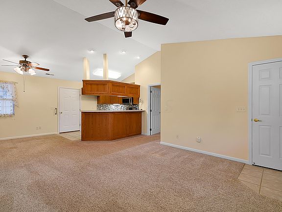 5th image of 636 Kensington Dr