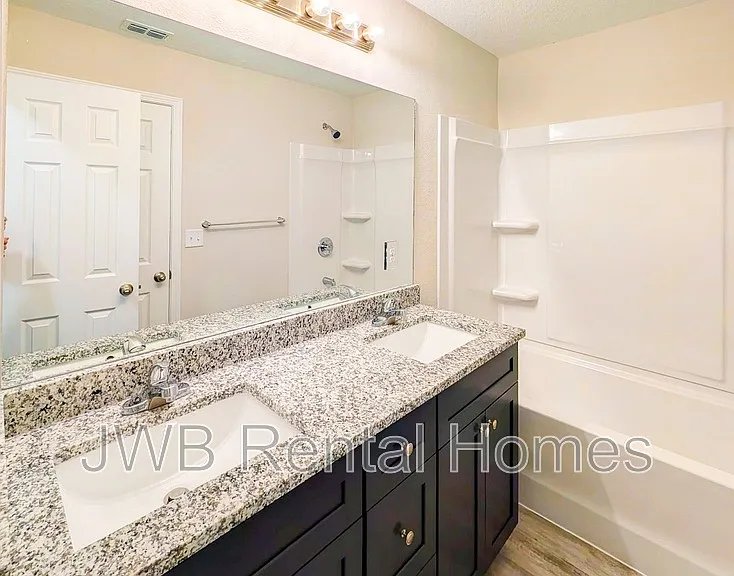 8905 1st Ave — Photo 6