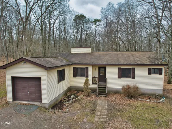 214 Lower Lakeview Dr, Hawley, PA 18428