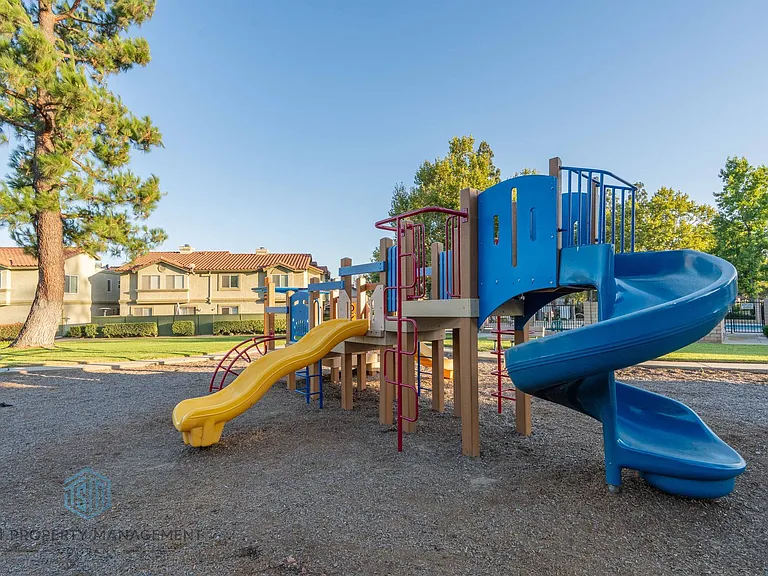 8407 Spring Desert Pl #E — Photo 22