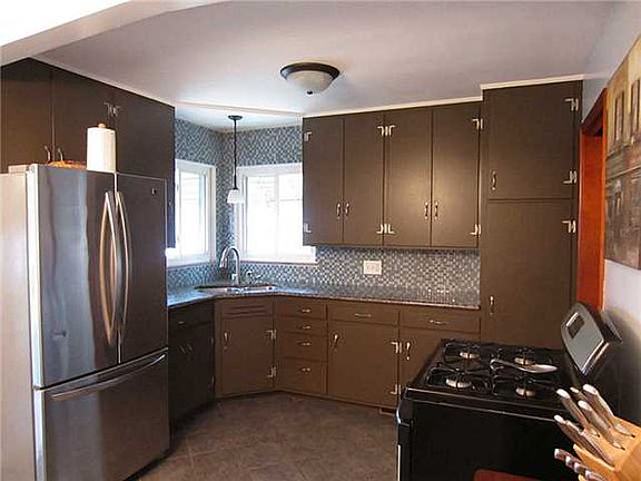5th image of 703 Highland Dr