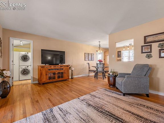 5th image of 1703 Sheridan Rd