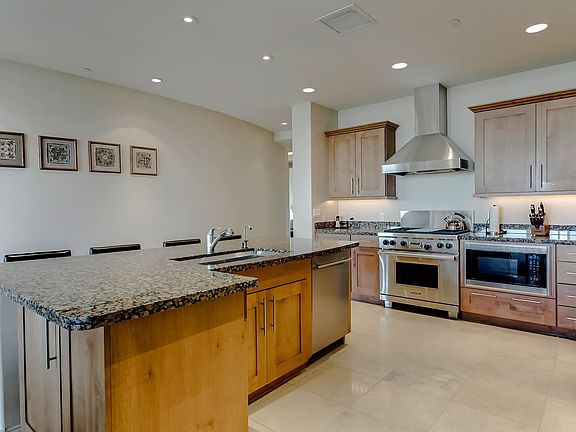 5th image of 8 E Biltmore Est #320