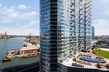 5th image of 4545 Center Blvd APT 4006