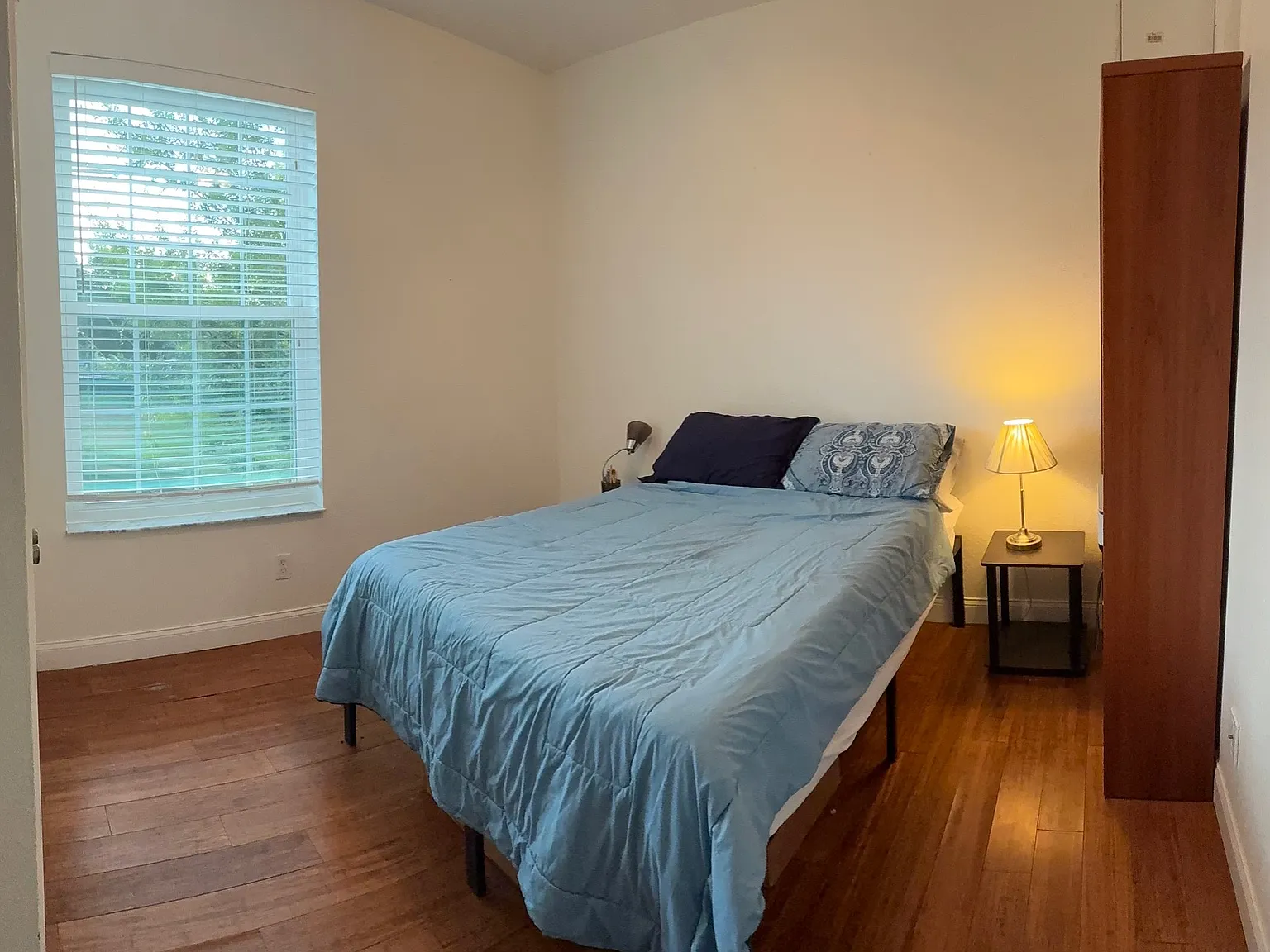 3 bed, 1206 sqft, $1,000 — Photo 1