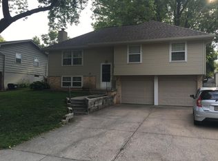709 Leprechaun Ln, Papillion, NE 68046