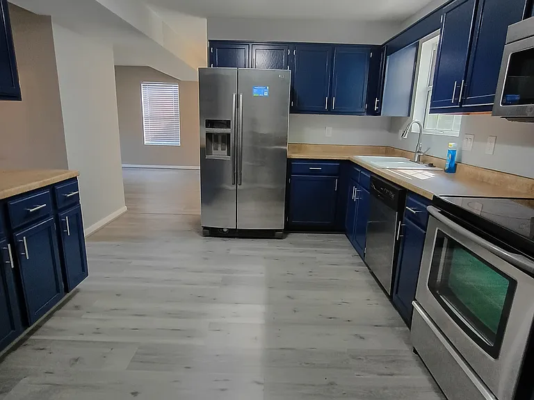 914 Sir Lionel Ct — Photo 5