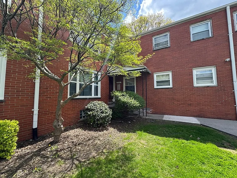 21301 Kingsville St #1-108 — Photo 2