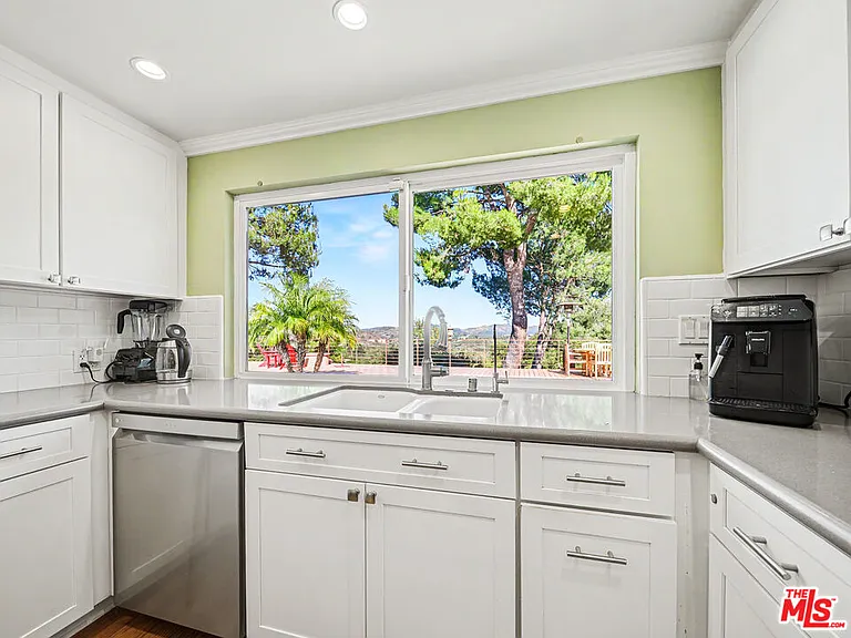 3106 Voltaire Dr — Photo 13