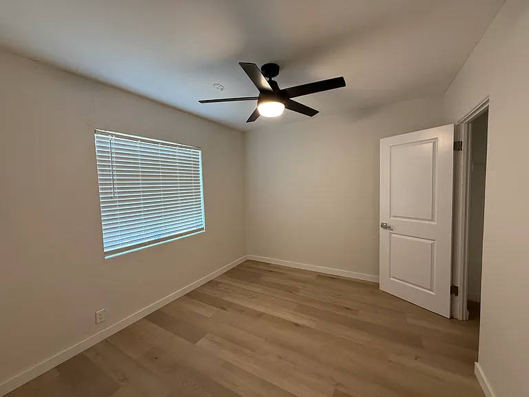 1406 E Roosevelt St #6 — Photo 7