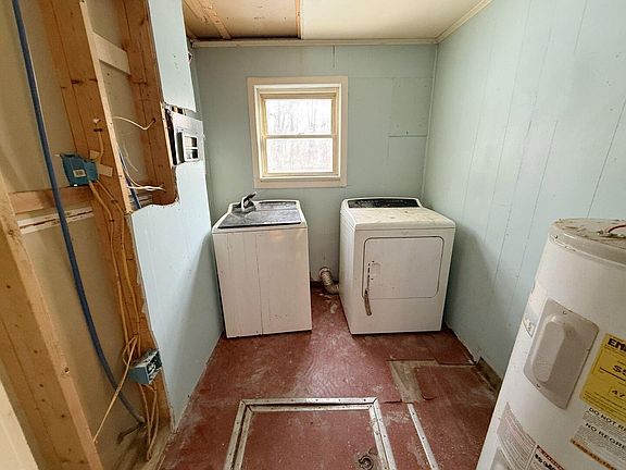 5th image of 2509 Essex Street
