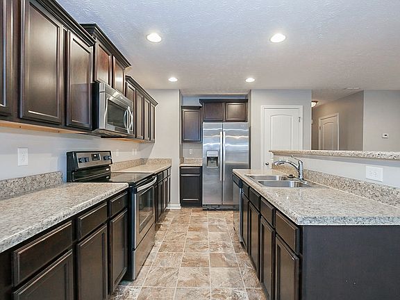 2nd image of 4348 Aurora Cir
