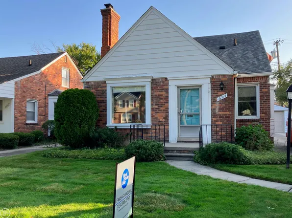 1694 Stanhope St, Grosse Pointe Woods, MI 48236