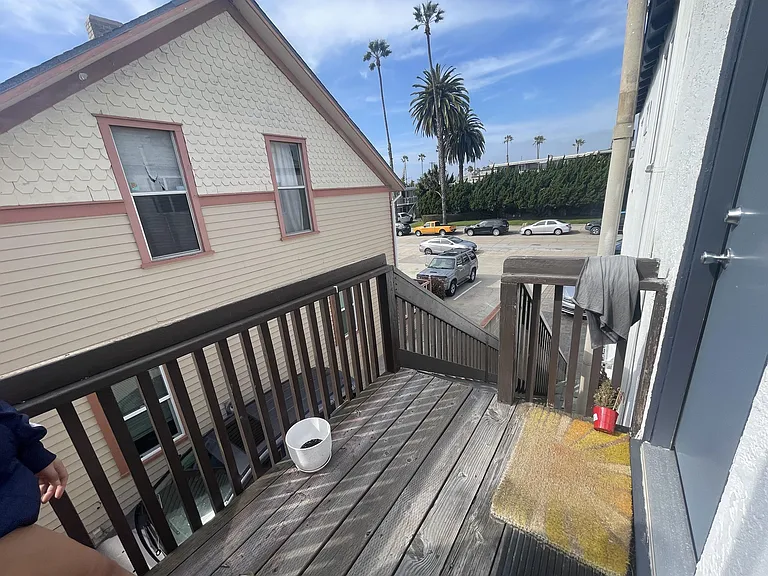 945 Thomas Ave — Photo 10