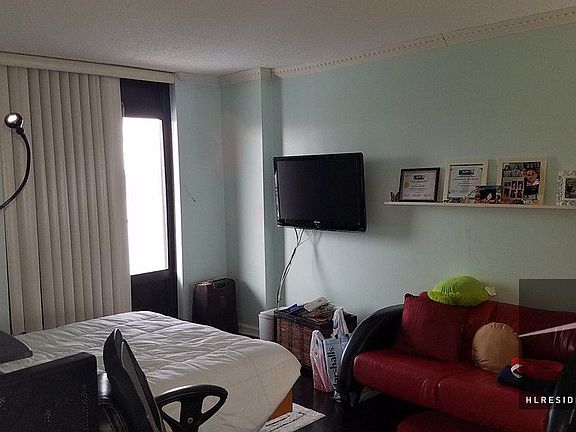 5th image of 2540 Shore Blvd APT 5S