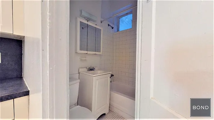 Rented by Bond New York | media 8