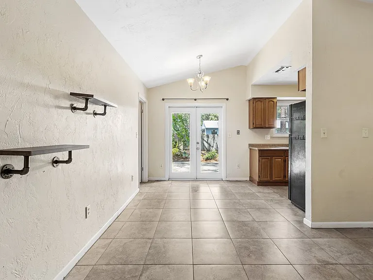 2620 NW 48th Pl — Photo 7