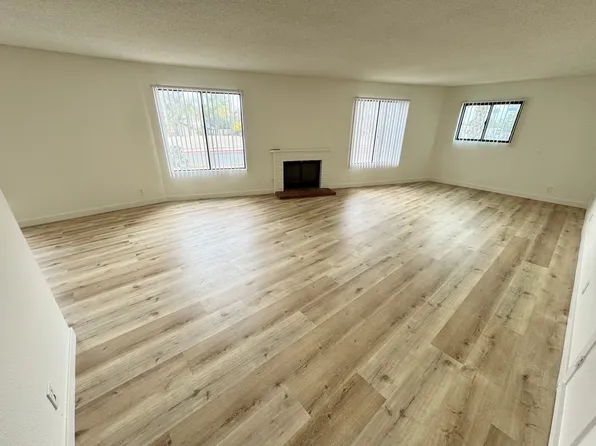 4522 Warner Ave #B, Huntington Beach, CA 92649