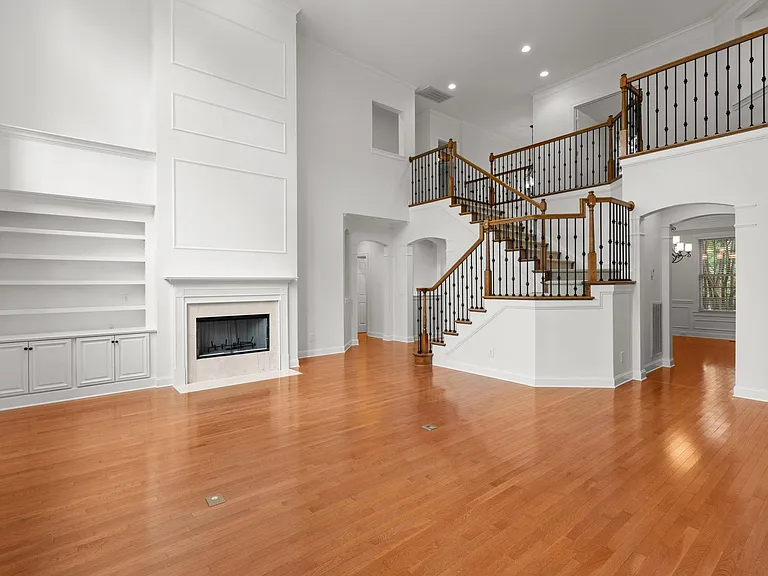 1610 Twin Square Way — Photo 18
