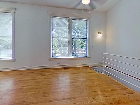 3rd image of 2919 N Mildred Ave #1