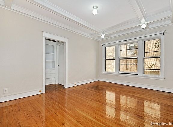 4th image of 940 W Argyle St #1E