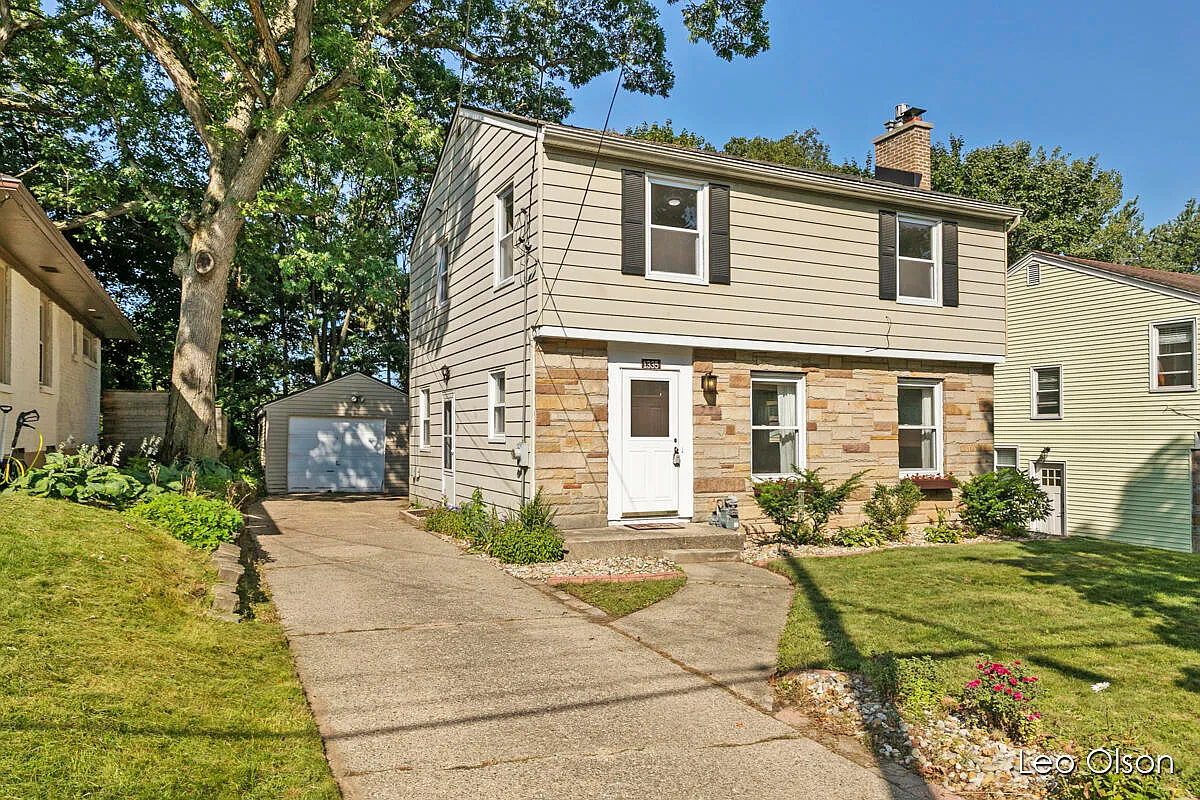 1335 Sylvan Ave SE photo 1