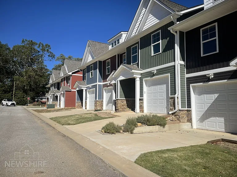 Townes at Converse Luxury Townhomes — Photo 52