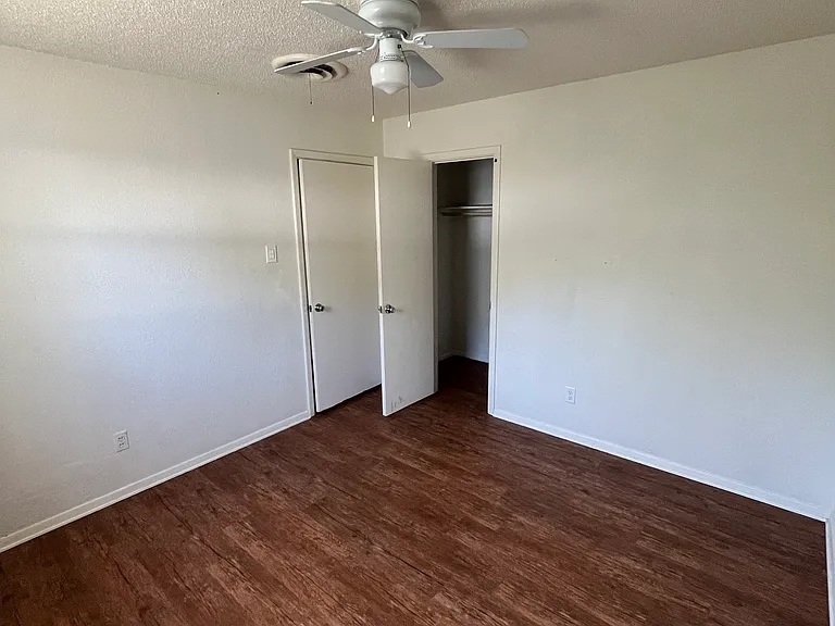 705 Michael Ln — Photo 9