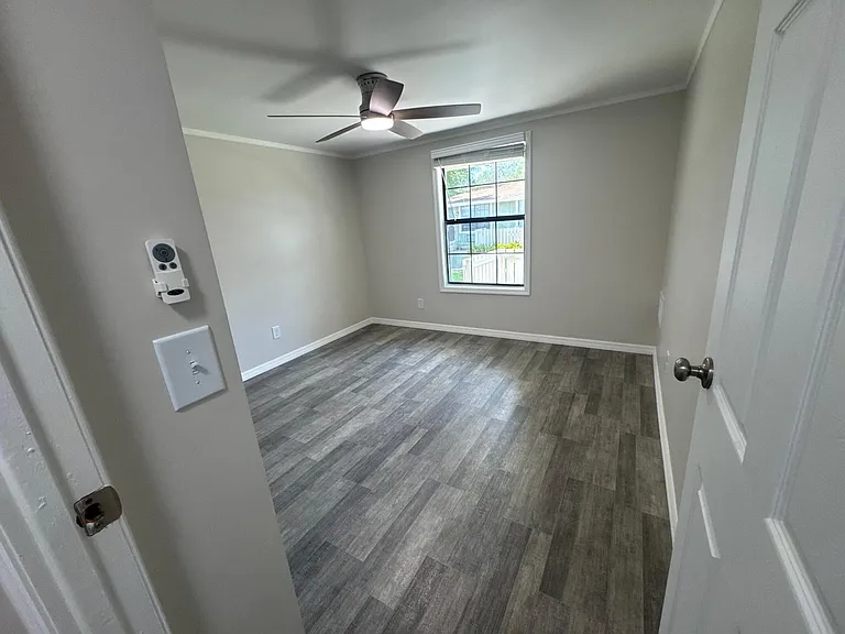 Sunrise Apartments — Photo 7