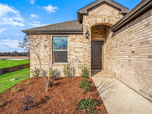 3rd image of 2131 Hollyberry Dr