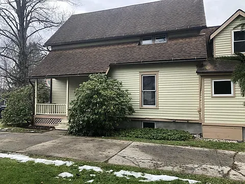 3 bed, 1.5 bath, 1670 sqft, $2,100 — Photo 3