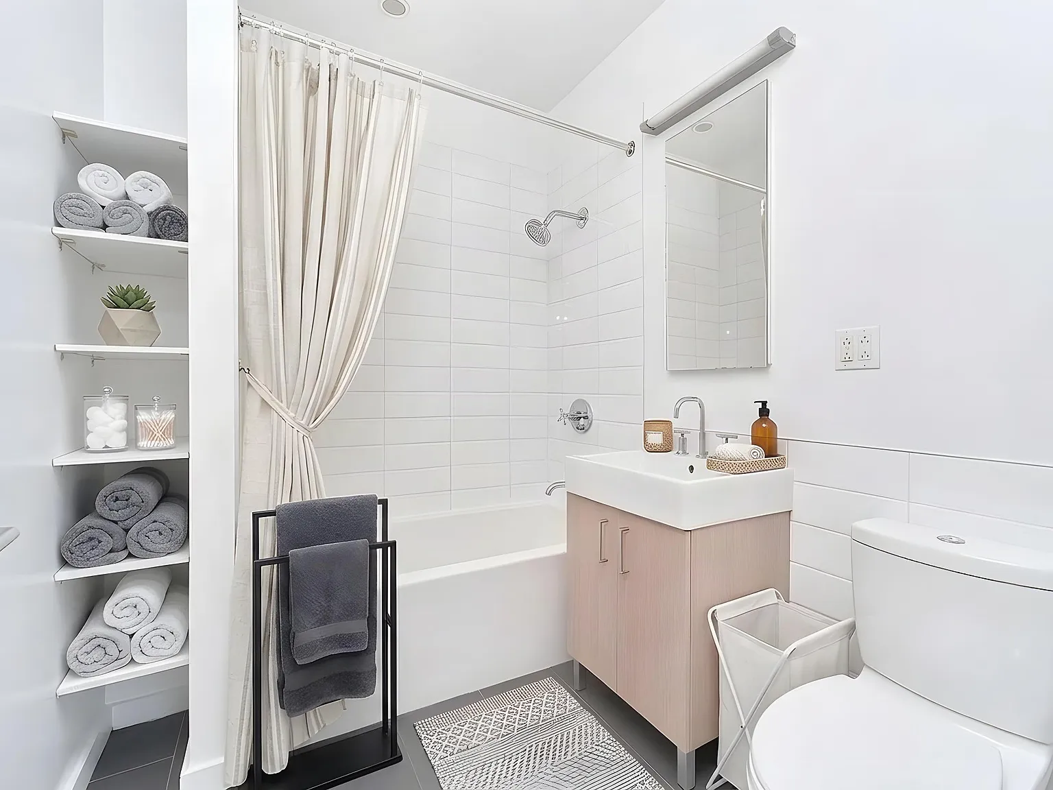 55 Hope Street — Photo 3