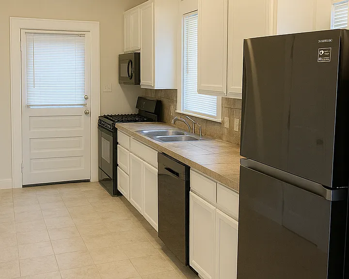 2714 Whitis Ave #A — Photo 3