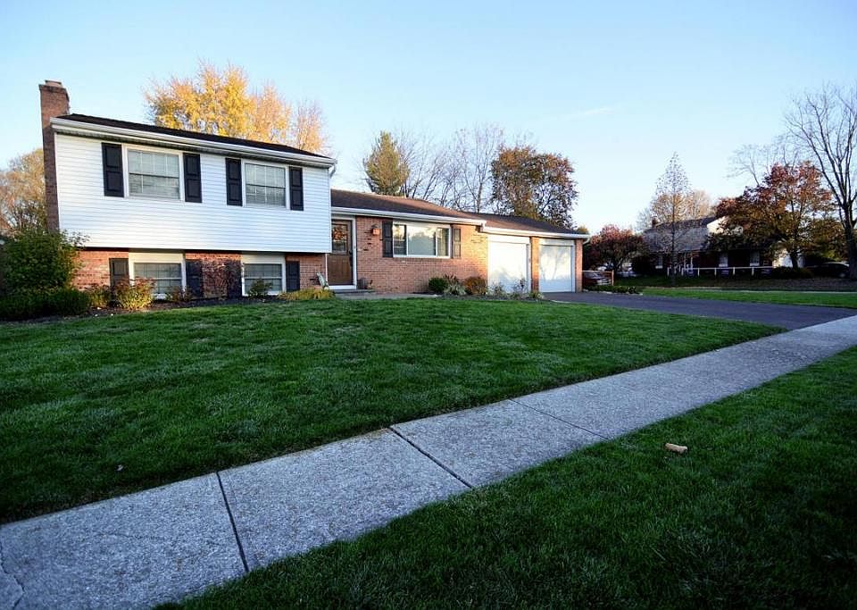 1st image of 290 Hilltop Dr