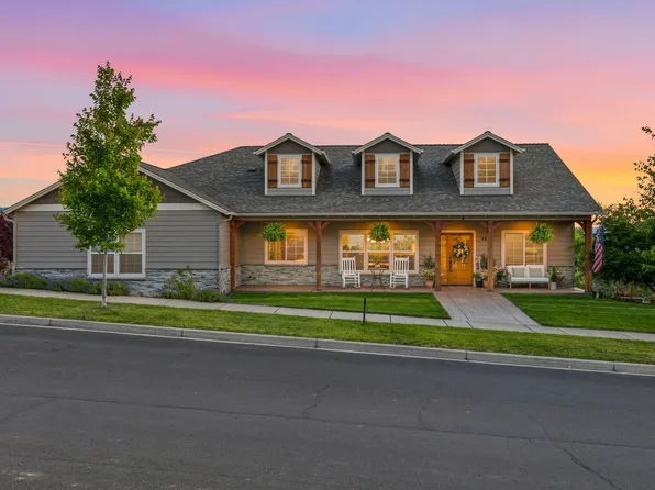 4432 Vista Pointe Dr, Medford, OR 97504