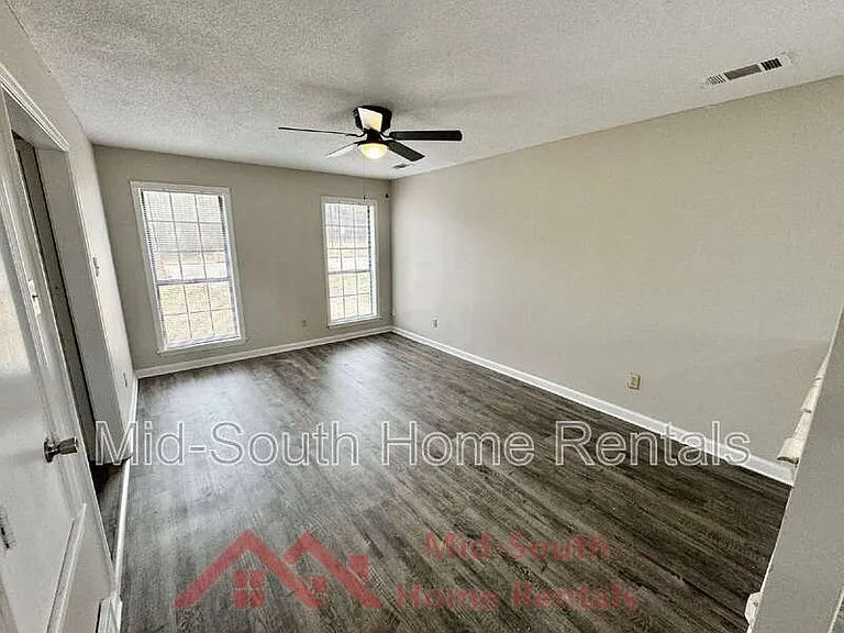233 Sycamore Rd — Photo 5