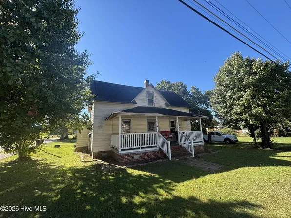 202 N Saratoga Street, Stantonsburg, NC 27883
