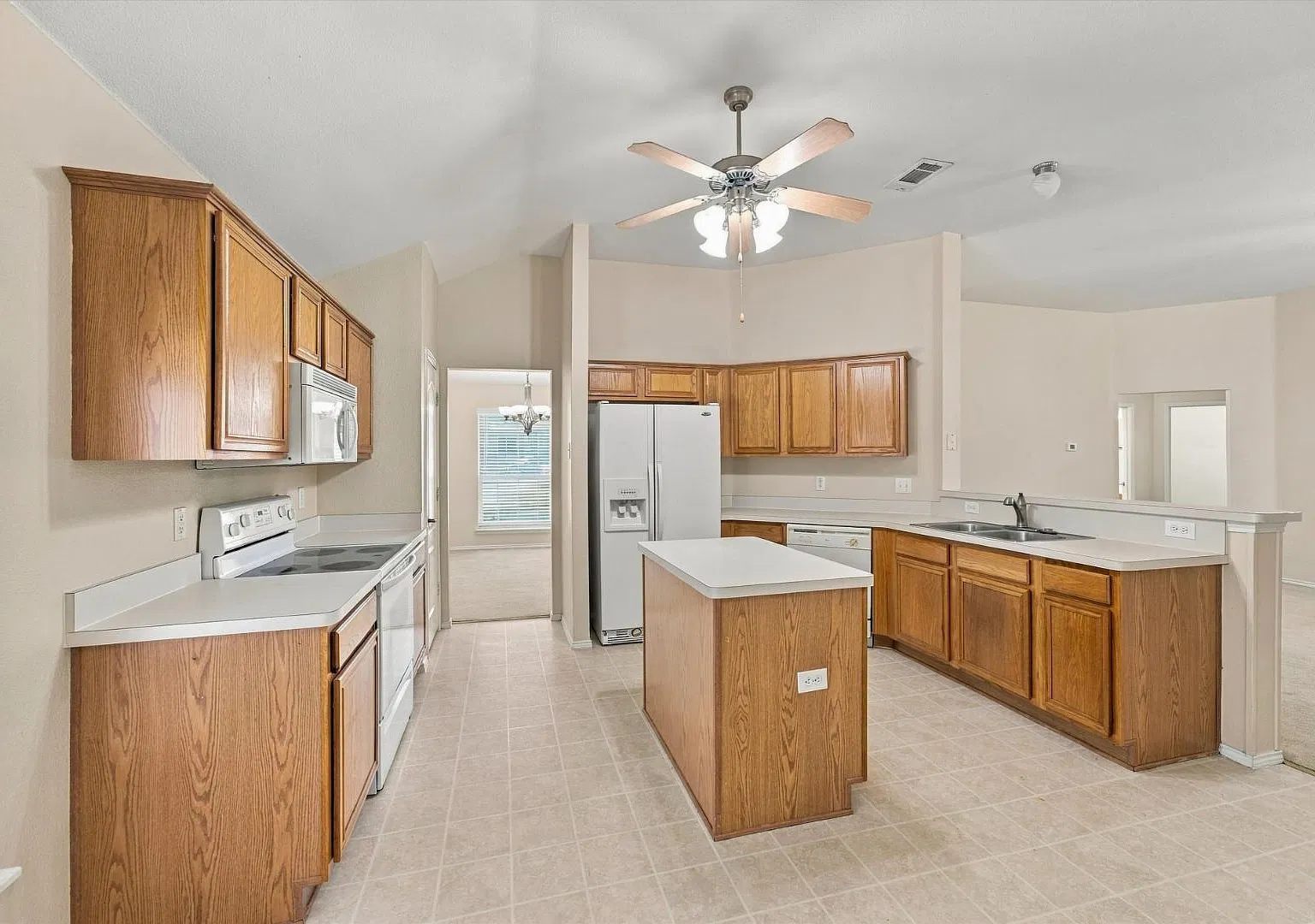 6050 Park View Dr — Photo 4