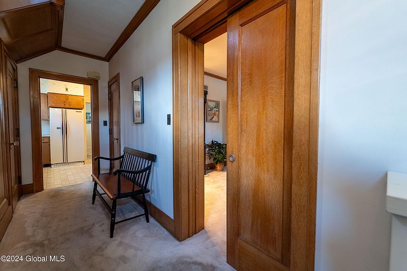 4th image of 204 S William Street