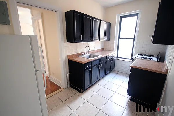 Rented by Link NY Realty | media 38