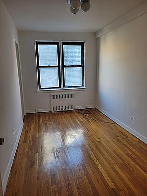 5th image of 157 E 18th St #6Z