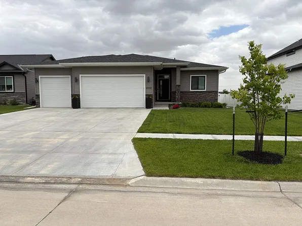 6530 Verano Dr, Lincoln, NE 68523