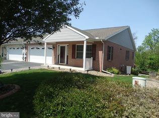732 Golden Spring Dr N #204, Waynesboro, PA 17268